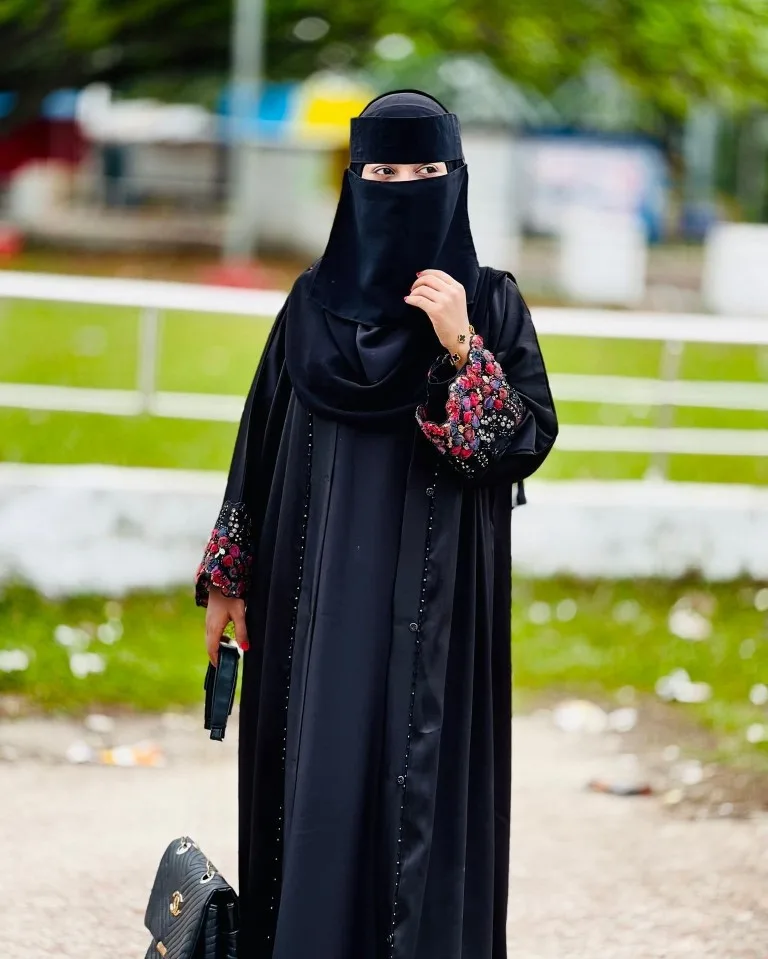 প্রিমিয়াম কোয়ালিটির বোরকা,